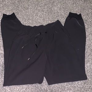 Lululemon on the fly joggers